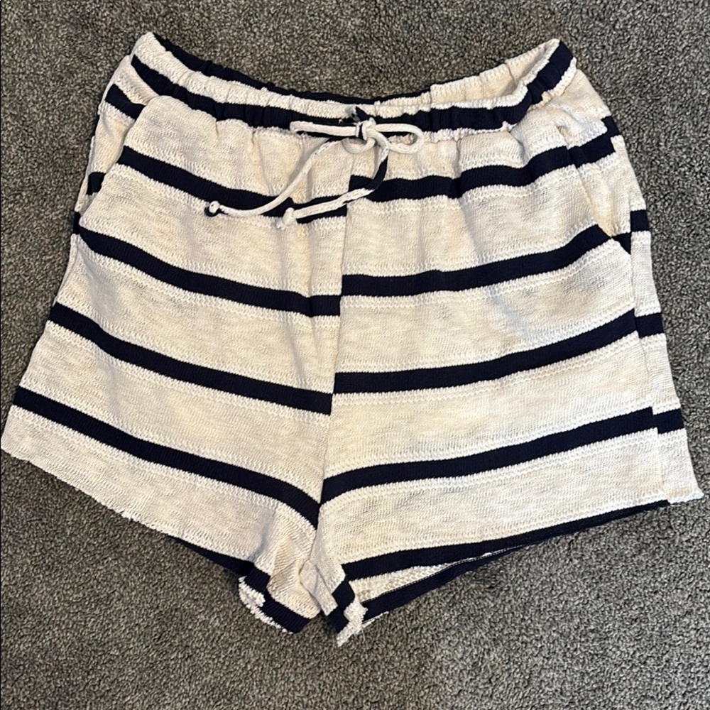 Sadie and Sage Knit Shorts size L